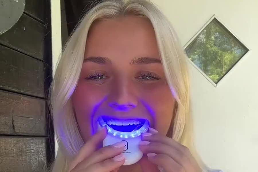 Wilma Tillander mit eingeschaltetem Licht